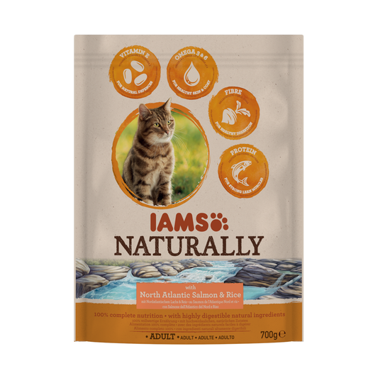 IAMS Naturally droogvoer met Noord-Atlantische zalm en rijst voor volwassen katten 700 g